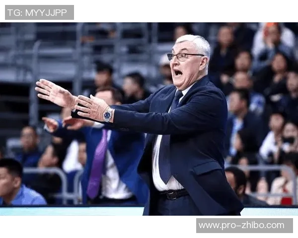 李天天在足球场上的奋斗历程与成长故事,激励年轻球员追逐梦想 李天天在足球场上的奋斗历程与成长故事,激励年轻球员追逐梦想