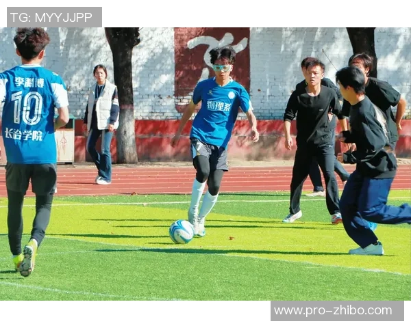 校园足球助力国家战略发展打造健康快乐的青少年成长环境