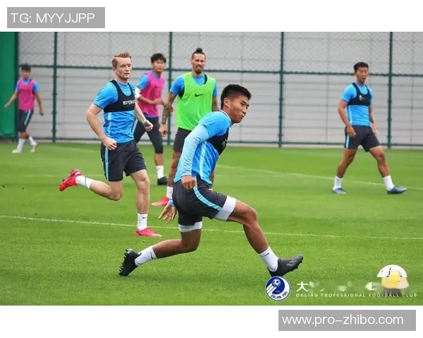 翻滚吧足球城吴昕见证梦想与激情交织的青春岁月